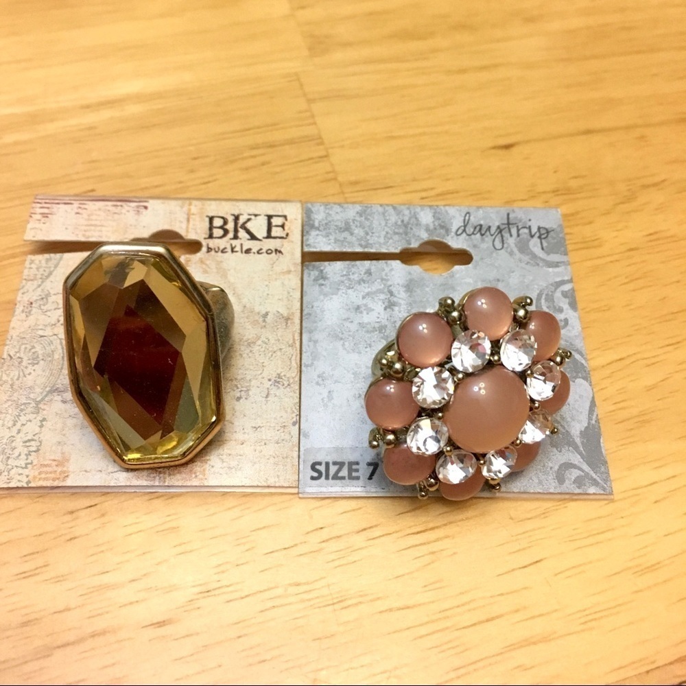 BKE Daytrip Buckle Set of 2 NWT Costume Jewelry Rings Size 7
